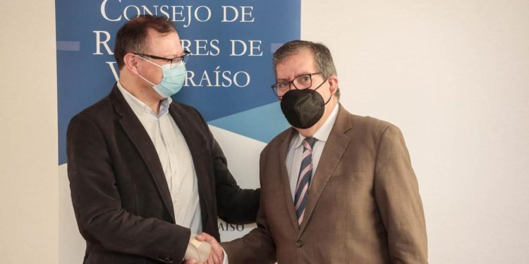 Rector Osvaldo Corrales completó su periodo como presidente del CRUV