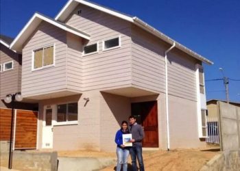 Afectados por fallas en condominio de Quilpué enfatizan que “no es digno vivir pensando en que se va a reventar una cañería”