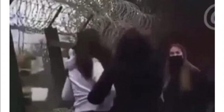 Alumnas de colegio de La Calera protagonizan fuerte pelea en el recinto: concurrió Carabineros
