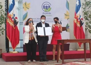 Presidente Gabriel Boric firma para adherir al Acuerdo de Escazú