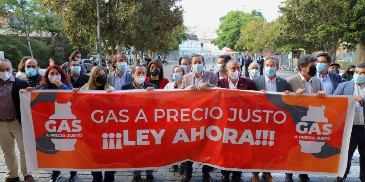 Asociación de municipios por el gas a precio justo insisten en llamado para que se legisle en favor de la iniciativa