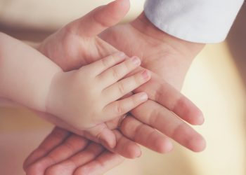 Tras aprobación en el Senado, Allende enfatiza: “Requerimos una reforma integral al sistema de adopción, considerando los distintos tipos de familia”