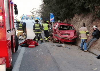 Dos personas resultan lesionadas tras violento choque y posterior volcamiento en la Ruta 68