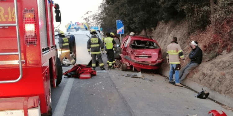 Dos personas resultan lesionadas tras violento choque y posterior volcamiento en la Ruta 68