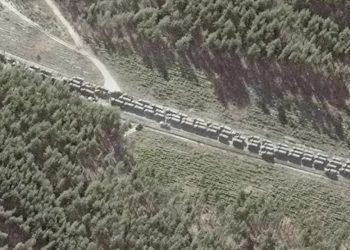 Conflicto Rusia-Ucrania: enorme convoy militar ruso de más de 60 kilómetros avanza hacia Kiev