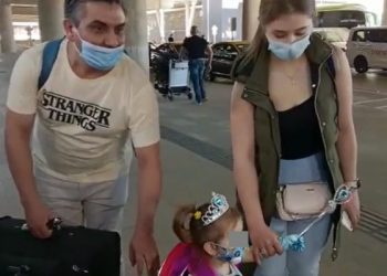 Llegó al país el primer chileno que tuvo que abandonar Ucrania tras invasión rusa