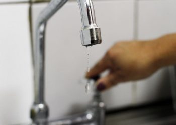 Crisis hídrica: Gobierno anuncia plan de racionamiento de agua en el Gran Santiago