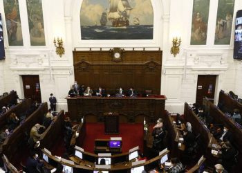 500 abogados y abogadas “también por Chile” responden a colegas por inserto contra la Convención