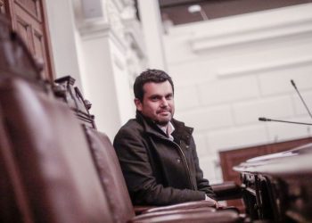 Jaime Bassa por propuesta de la Comisión de Sistema Político: “derriba brechas de exclusión de la ciudadanía”