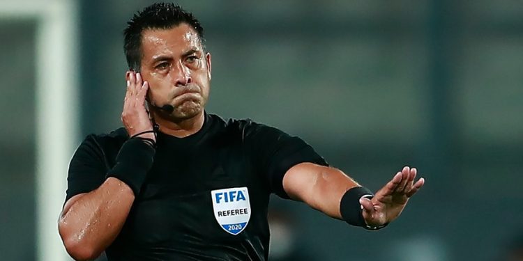 Fútbol nacional: Castrilli despide a 11 árbitros, entre ellos Julio Bascuñán