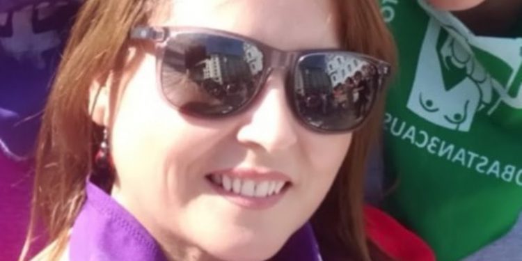 Pesar en Valparaíso por porteña víctima de femicidio en Argentina