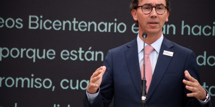 Exministro y mea culpa del actual titular del Mineduc por cierre de colegios en pandemia: “Hubo una acusación constitucional por abrirlos”