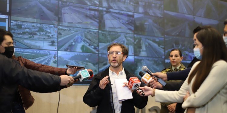 Realizan balance de masiva salida vehicular de la RM por fin de semana largo