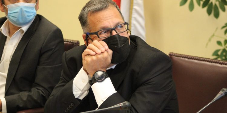 Senador Lagos Weber valora apertura del Gobierno a impulsar el tren rápido entre Valparaíso y Santiago