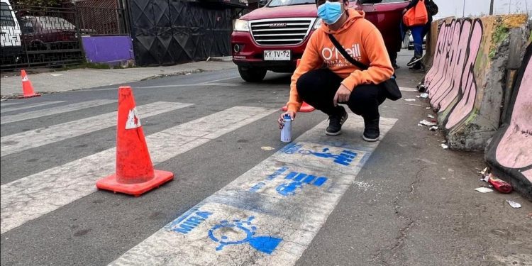 Viña del Mar: con demarcación de pasos peatonales inclusivos vecinos de Achupallas y Santa Julia conmemoraron el Día Mundial del Autismo