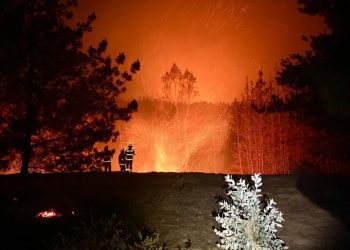 Cancelan alerta roja comunal para Valparaíso por incendio en Laguna Verde: la bajan a amarilla