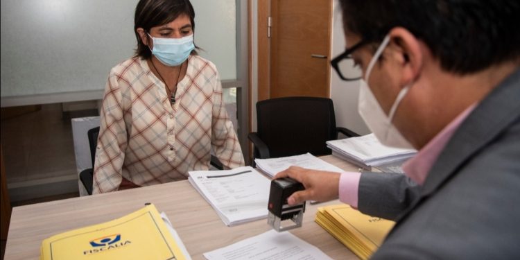 Alcaldesa de Quilpué presenta denuncia por irregularidades en el pago del permiso de circulación y suspende a directora de Tránsito