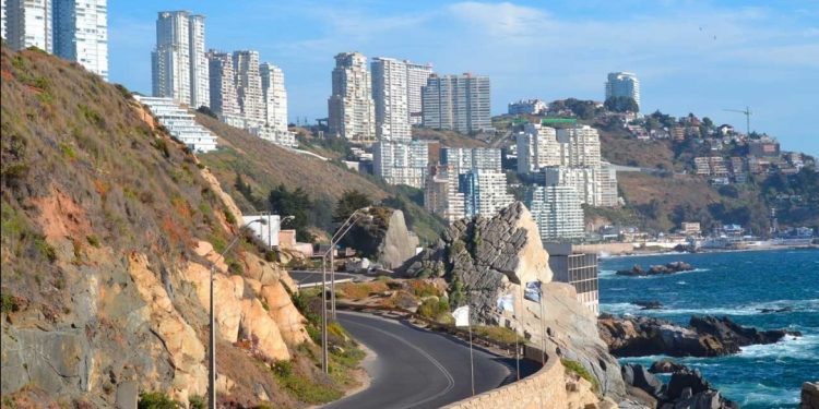 Columna de opinión / Aspectos de interés relacionados con la administración del borde costero