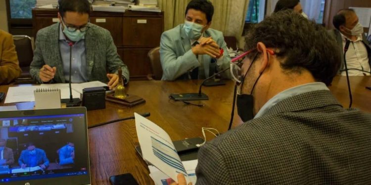 En Comisión de Obras Públicas de la Cámara de Diputados ministro García expuso principales ejes de su gestión