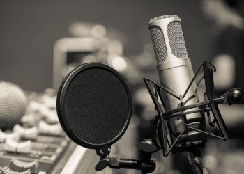 Archi prende los parlantes: inquietud por posible cuestionamiento como derecho de propiedad a concesiones radiales