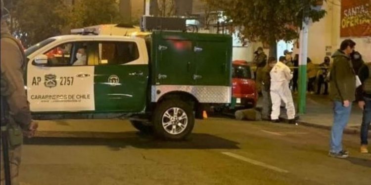 Homicidio en pleno centro de Valparaíso: hombre muere tras ser apuñalado al intentar evitar robo de celular de su hijo