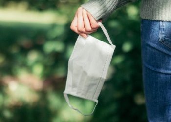 Columna de opinión / La economía de las mascarillas