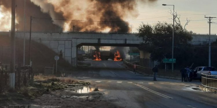 Gobierno confirma que se analizará Estado de Excepción en Macrozona Sur tras ataque incendiario en Los Álamos