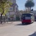 Microbuseros realizan caravana para manifestarse por tomas de terrenos