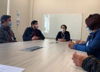 Quilpué: con firma de beneficiaria se concreta primer contrato de arriendo para familias de campamento “Los Retoños 2”