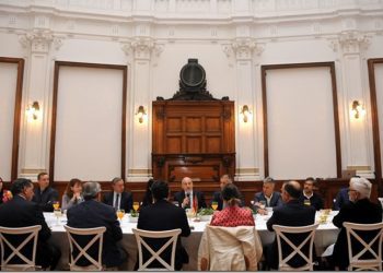 En visita a ex Bolsa de Valores, Cámara de Comercio de Valparaíso busca reactivar economía