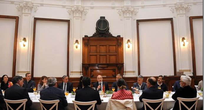 En visita a ex Bolsa de Valores, Cámara de Comercio de Valparaíso busca reactivar economía