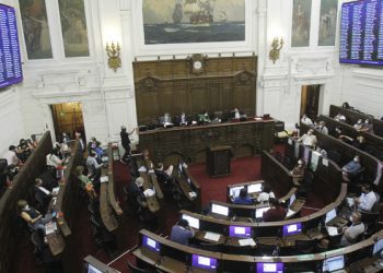 Encuesta Feedback: Rechazo supera por primera vez al Apruebo de cara el plebiscito de salida