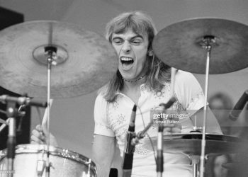 Día negro para la música y el cine: muere Alan White, baterista de la banda Yes y de John Lennon