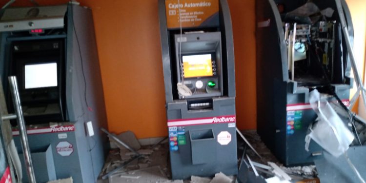 Rápida acción de Carabineros frustró robo a cajeros automáticos en Algarrobo