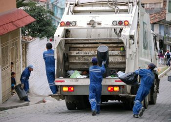 Municipalidad de Quillota advierte falsos trabajadores del aseo que piden dinero en empresas
