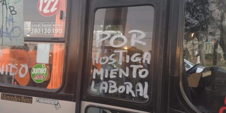 Conductores de línea 122 bus+metro inician paro indefinido