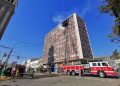 Incendio en céntrico edificio de Valparaíso obliga a evacuar a un centenar de personas