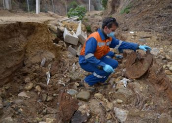 Municipalidad de Viña del Mar encarga peritaje y cierre del sector tras hallazgo de tambores de petróleo enterrados en Las Salinas