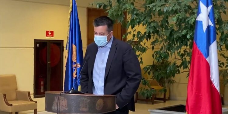 Diputado Andrés Celis está con fiebre y malestar general tras dar positivo a COVID-19