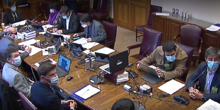 Contaminación de aguas: director del HUB Ambiental de la UPLA expone en el Senado