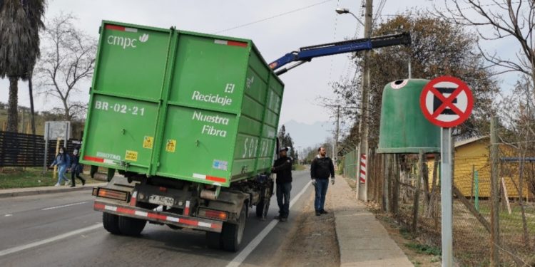 Municipalidad de Quillota y empresa local trabajarán en el reciclaje de botellas de vidrio, plástico y cartón