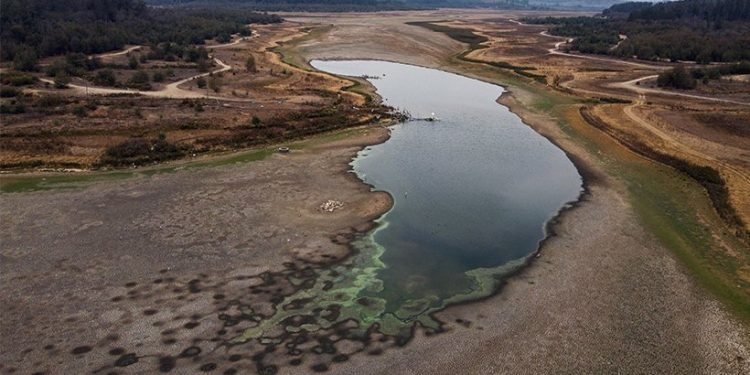 Pese a últimas precipitaciones embalse Peñuelas sigue en estado crítico: tiene un 0% de capacidad