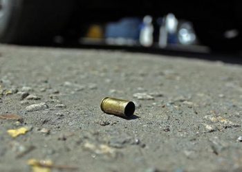 Vecinos de cerro Playa Ancha denuncian balaceras diarias y temen que proyectiles atraviesen sus casas