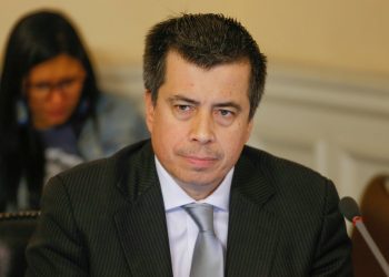 Diputado Andrés Celis pide al Gobierno revisar protocolos en establecimientos educacionales ante alza de contagios de coronavirus