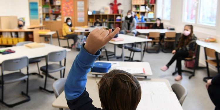 Docentes directivos exigen al Mineduc frenar el proceso de remoción del director del SLEP Valparaíso-Juan Fernández