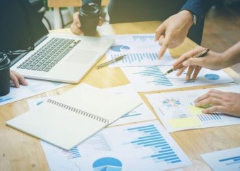 Inflación y alza de tasas: experto explica cómo influye en los emprendimientos