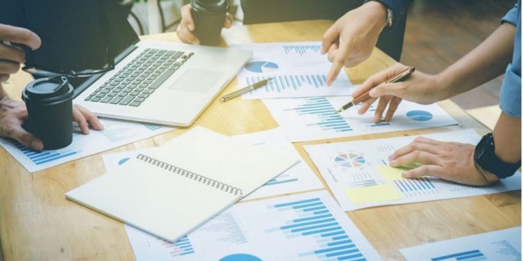 Inflación y alza de tasas: experto explica cómo influye en los emprendimientos
