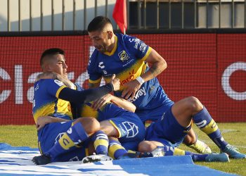 Everton derrotó 2-0 a Ayacucho en Perú y aún mantiene la esperanza de mantenerse en la Copa Sudamericana