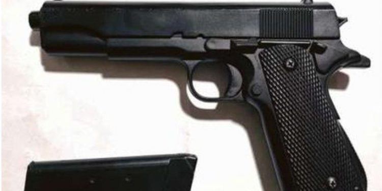 Alumna de 16 años amenazó con un arma a profesora en colegio de Playa Ancha