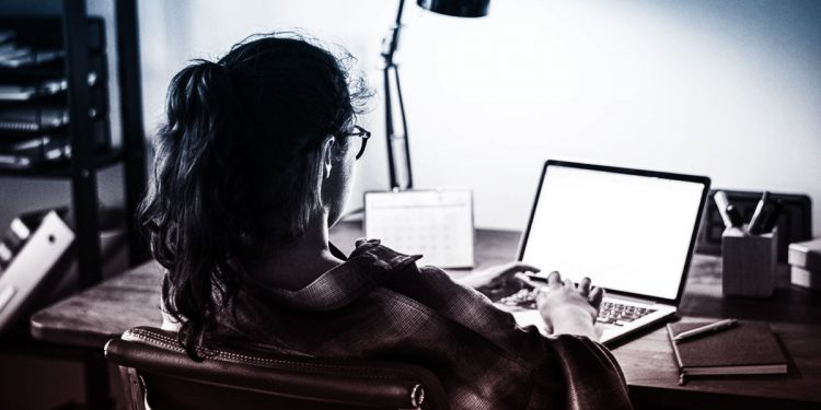 Empleados más jóvenes se resisten a volver al trabajo a tiempo completo